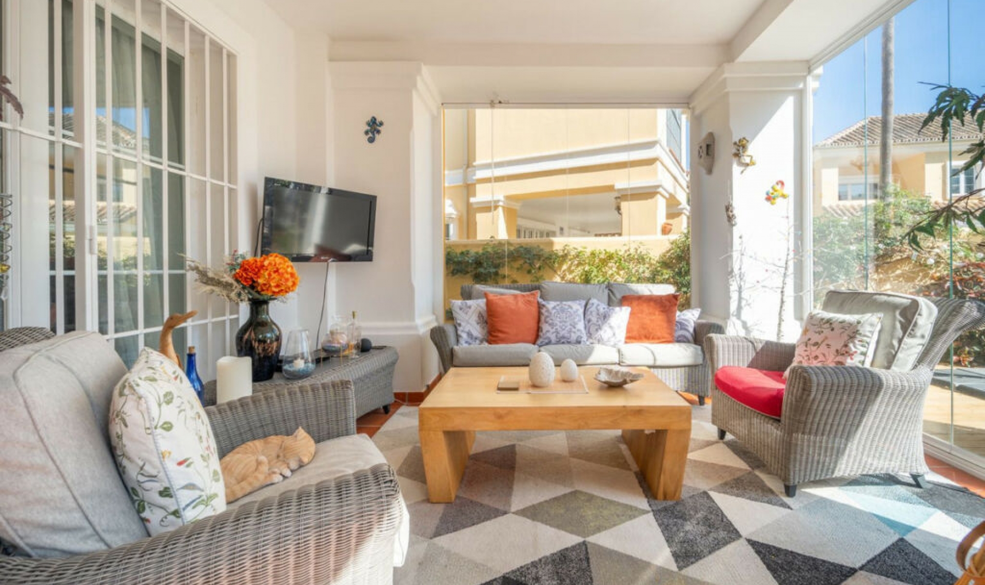 Resale - House -
Elviria