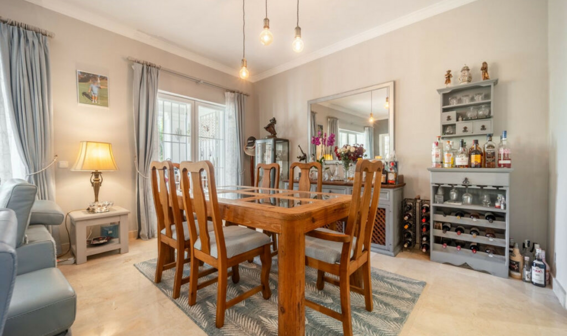 Resale - House -
Elviria