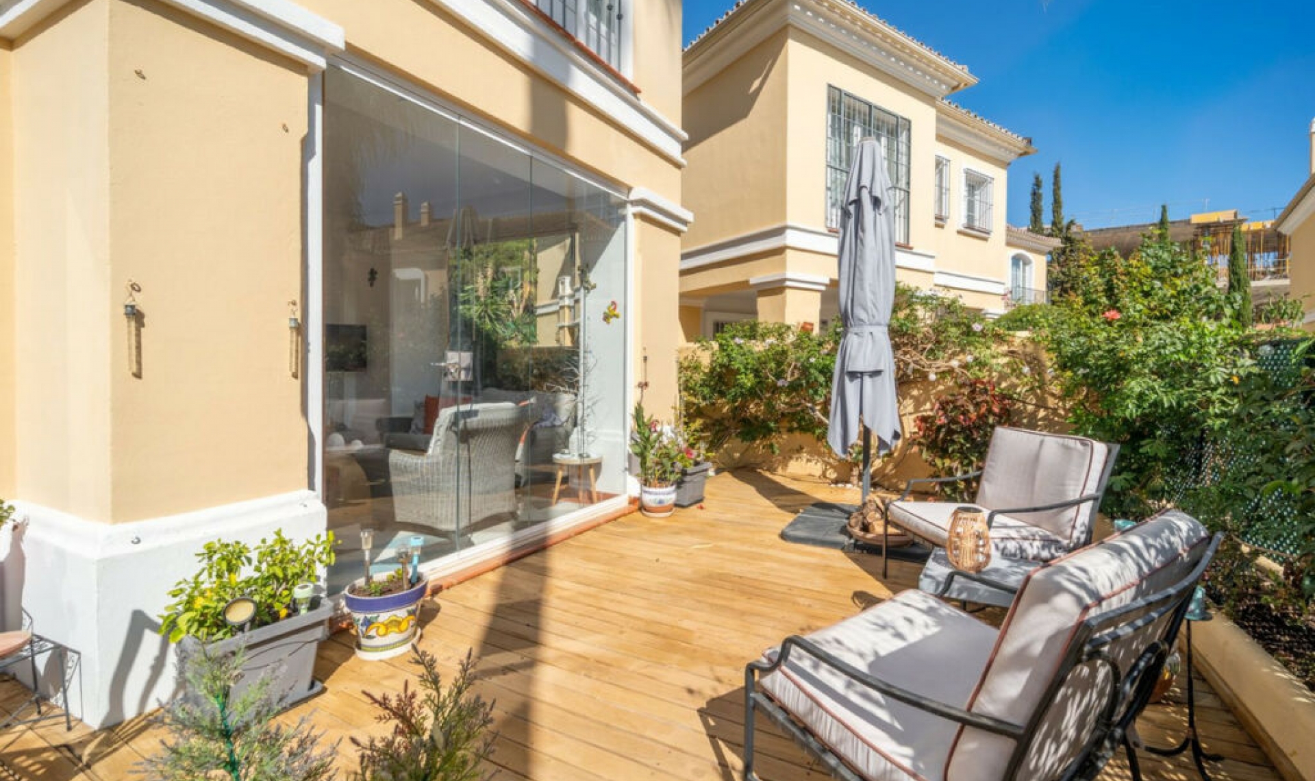 Resale - House -
Elviria