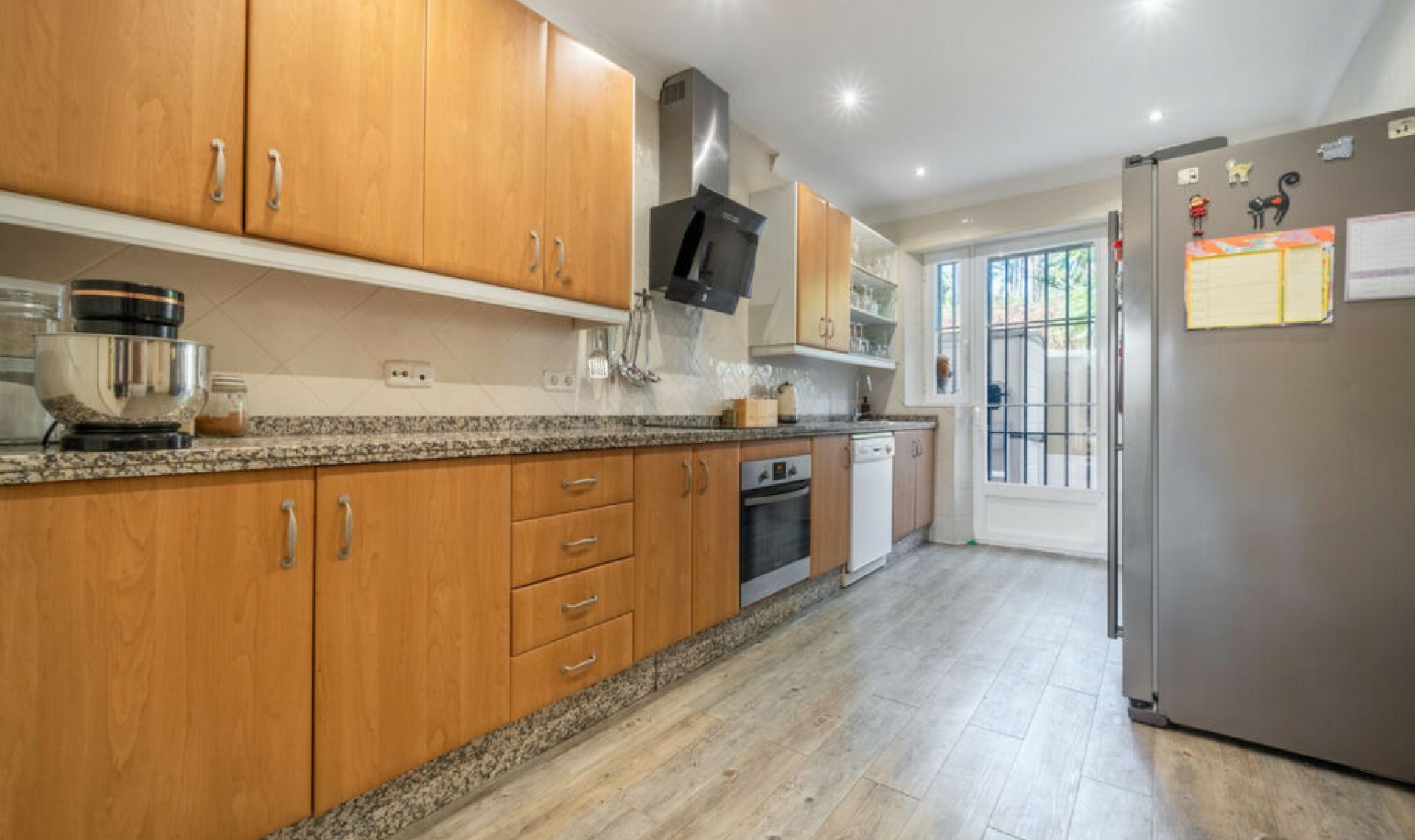 Resale - House -
Elviria