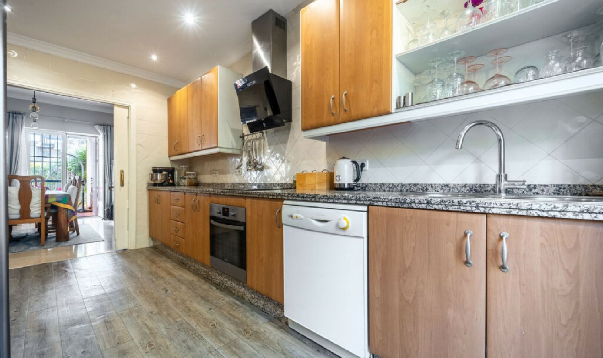 Resale - House -
Elviria