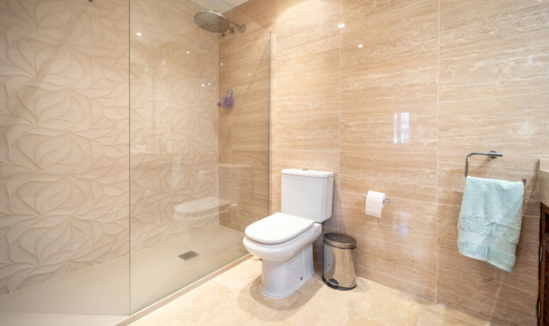 Resale - House -
Elviria