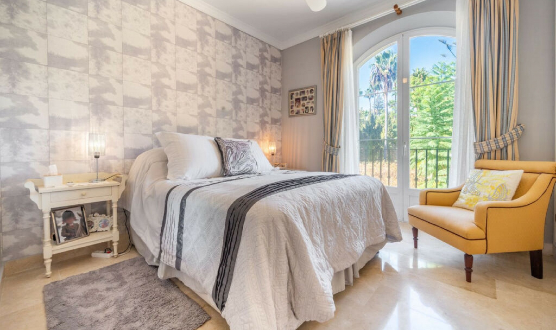 Resale - House -
Elviria