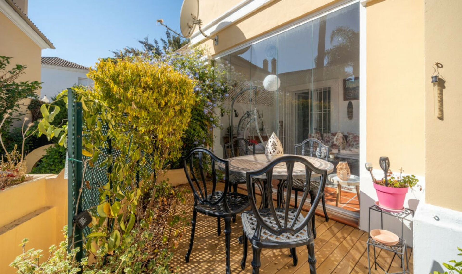 Resale - House -
Elviria