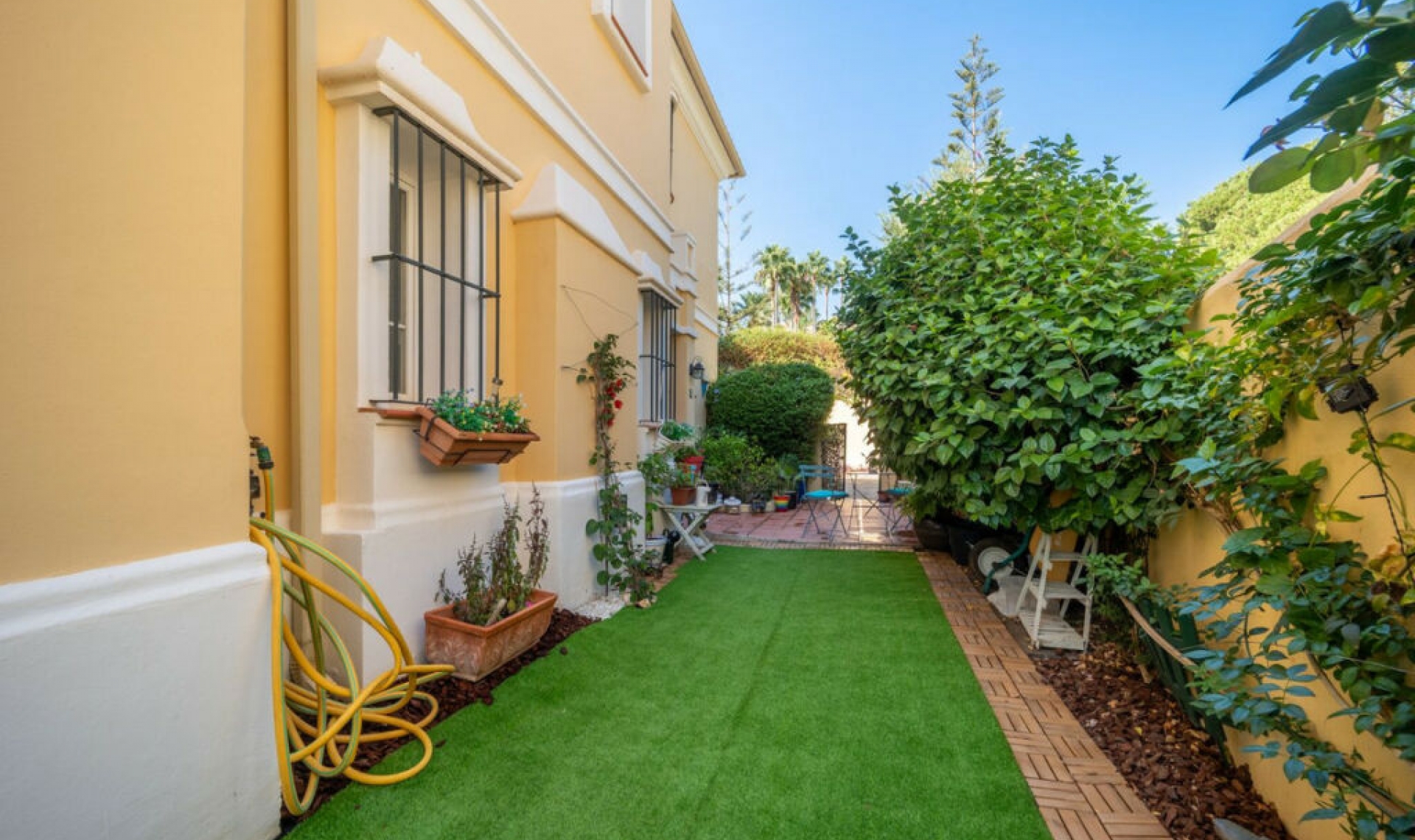 Resale - House -
Elviria