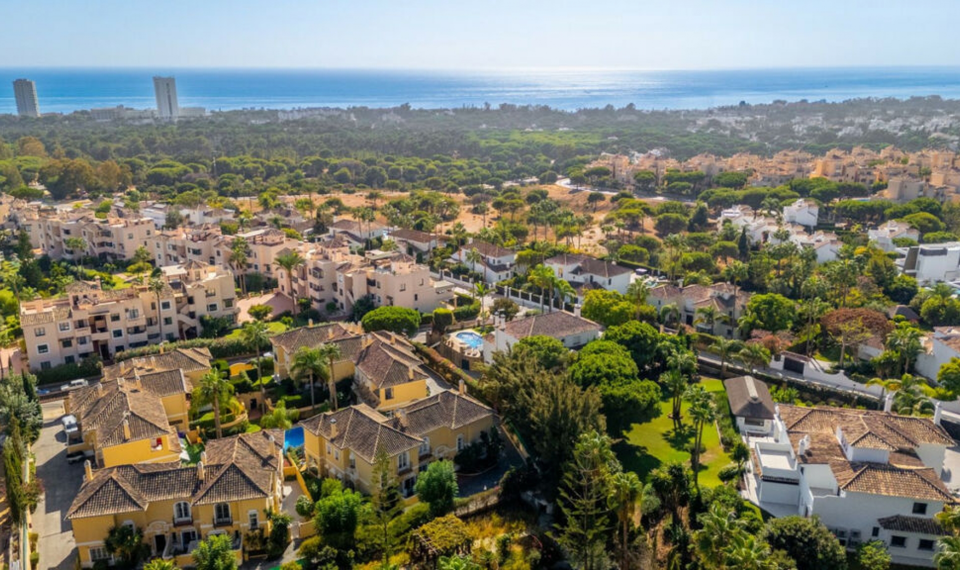 Resale - House -
Elviria