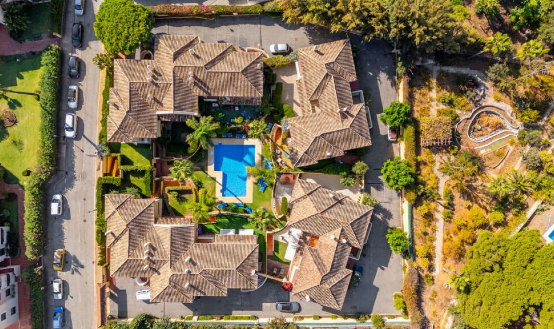 Resale - House -
Elviria