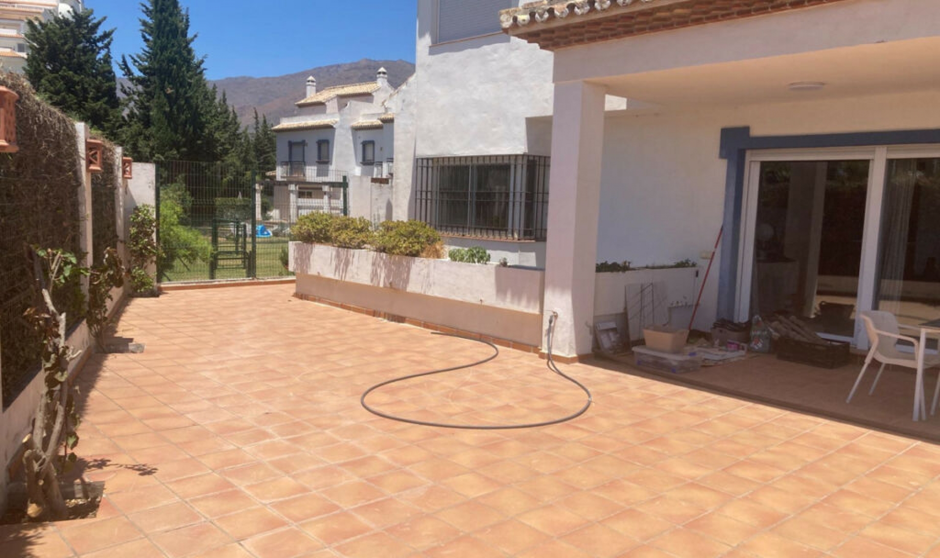 Resale - House -
Estepona
