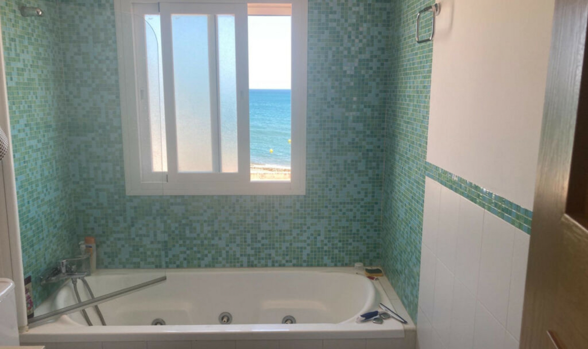 Resale - House -
Estepona