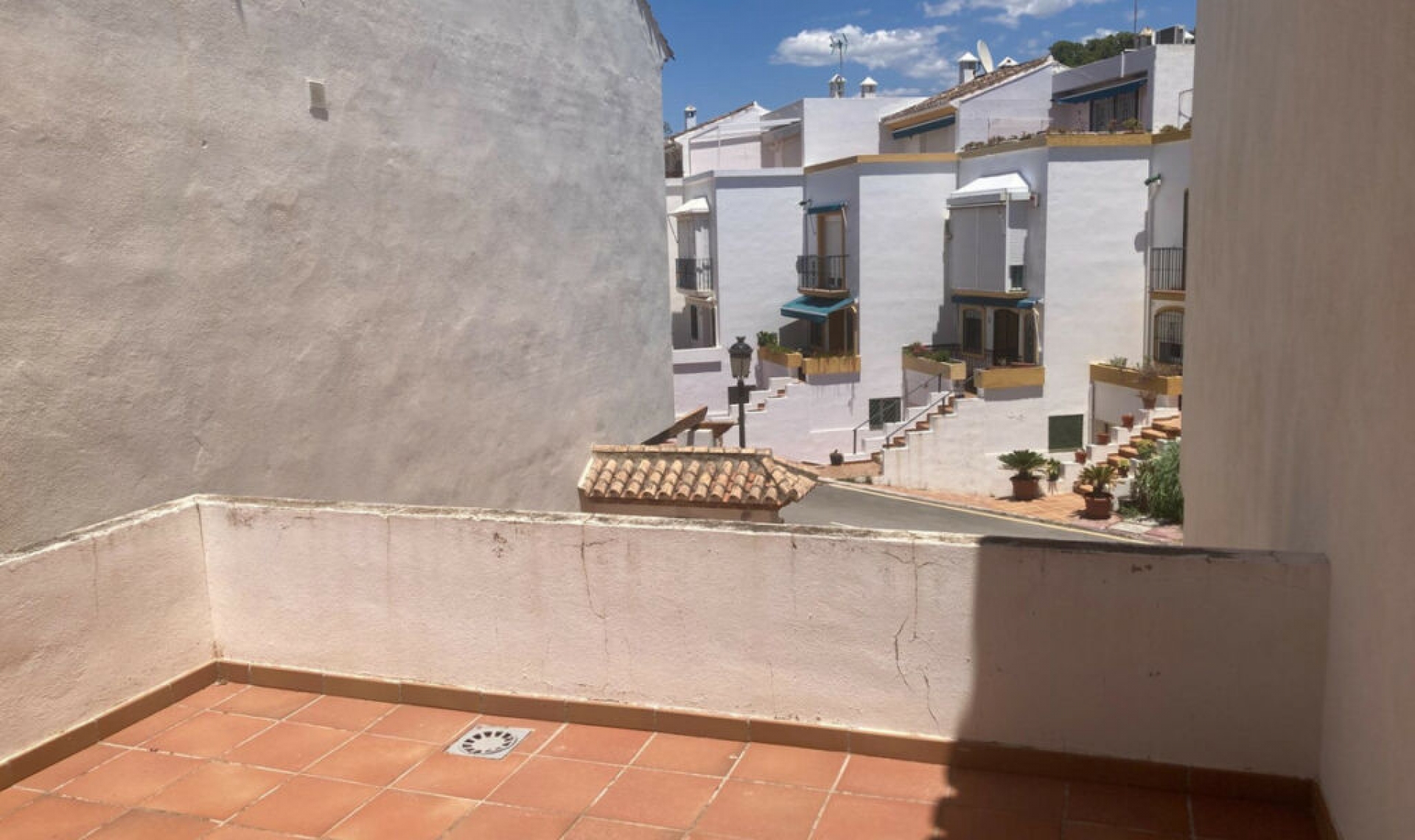 Resale - House -
Estepona