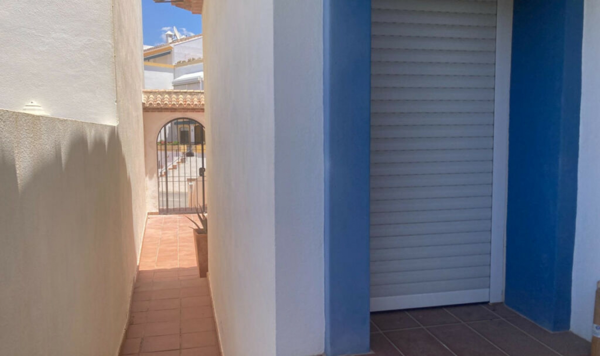 Resale - House -
Estepona