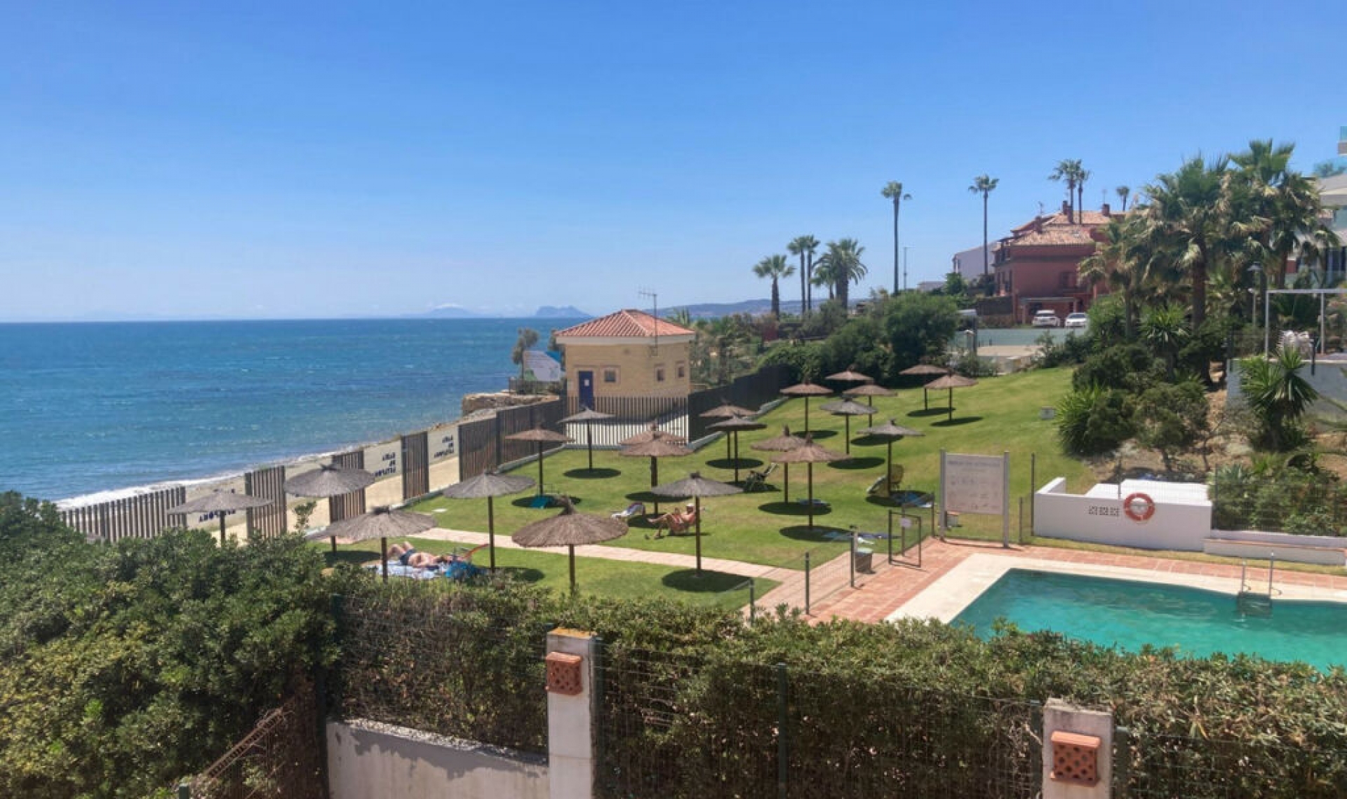 Resale - House -
Estepona