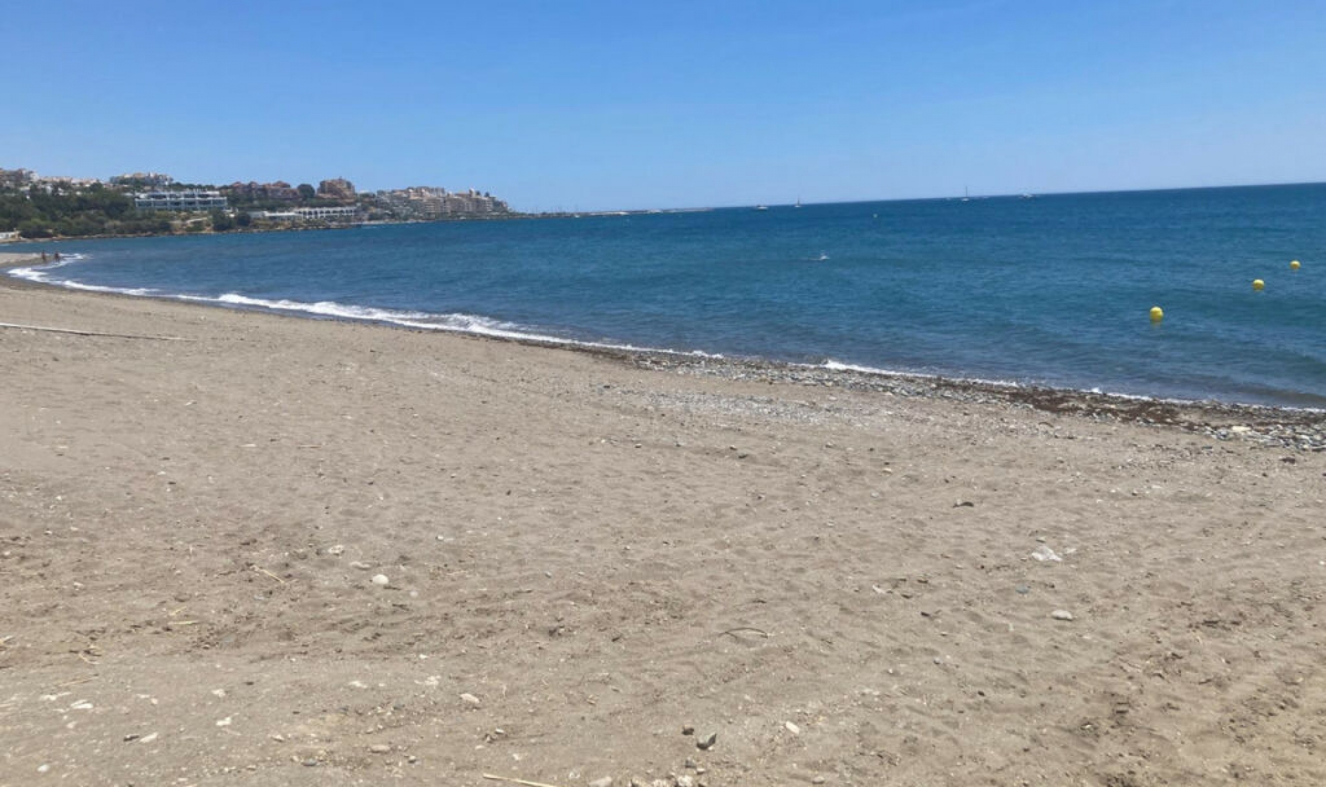 Resale - House -
Estepona