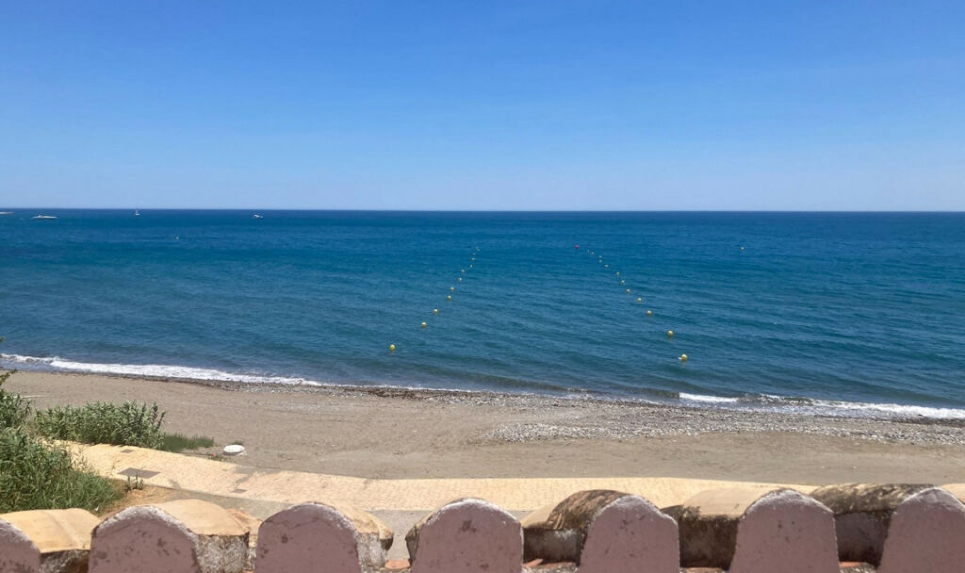 Resale - House -
Estepona