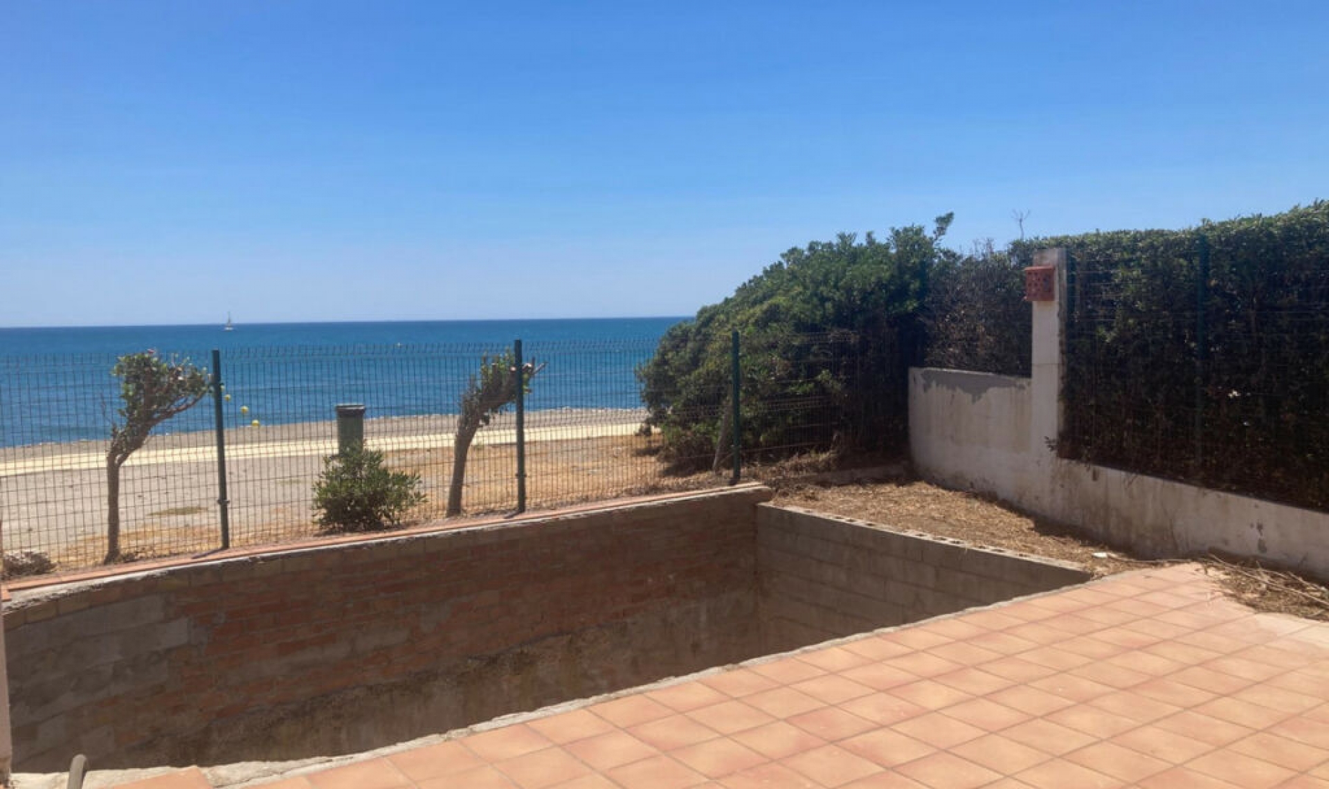 Resale - House -
Estepona