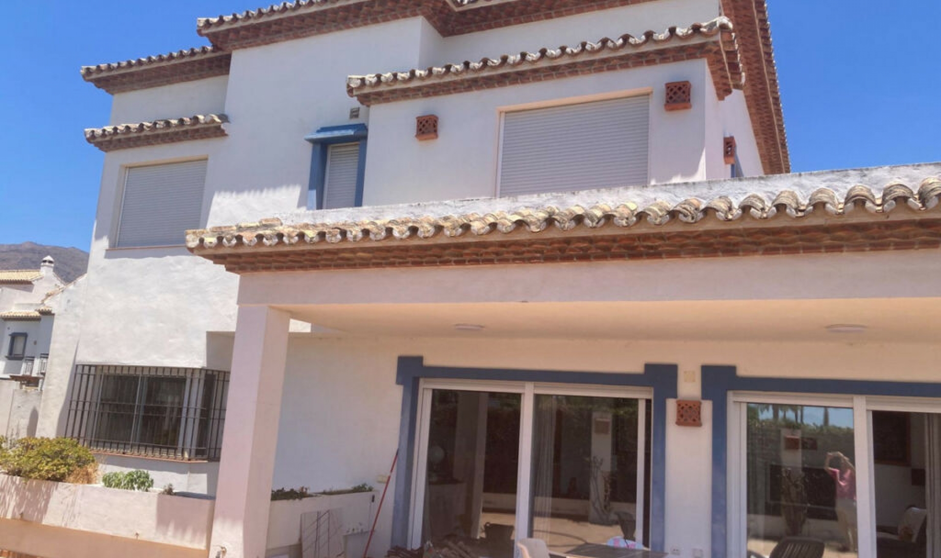 Resale - House -
Estepona
