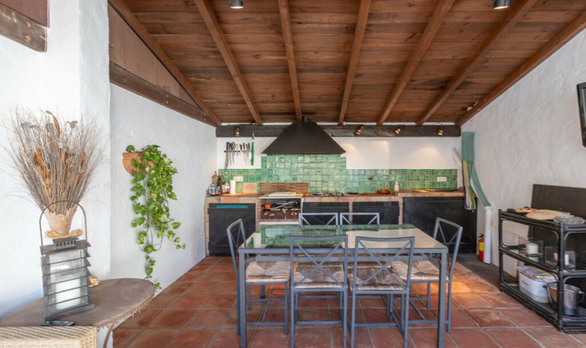 Resale - House -
Estepona