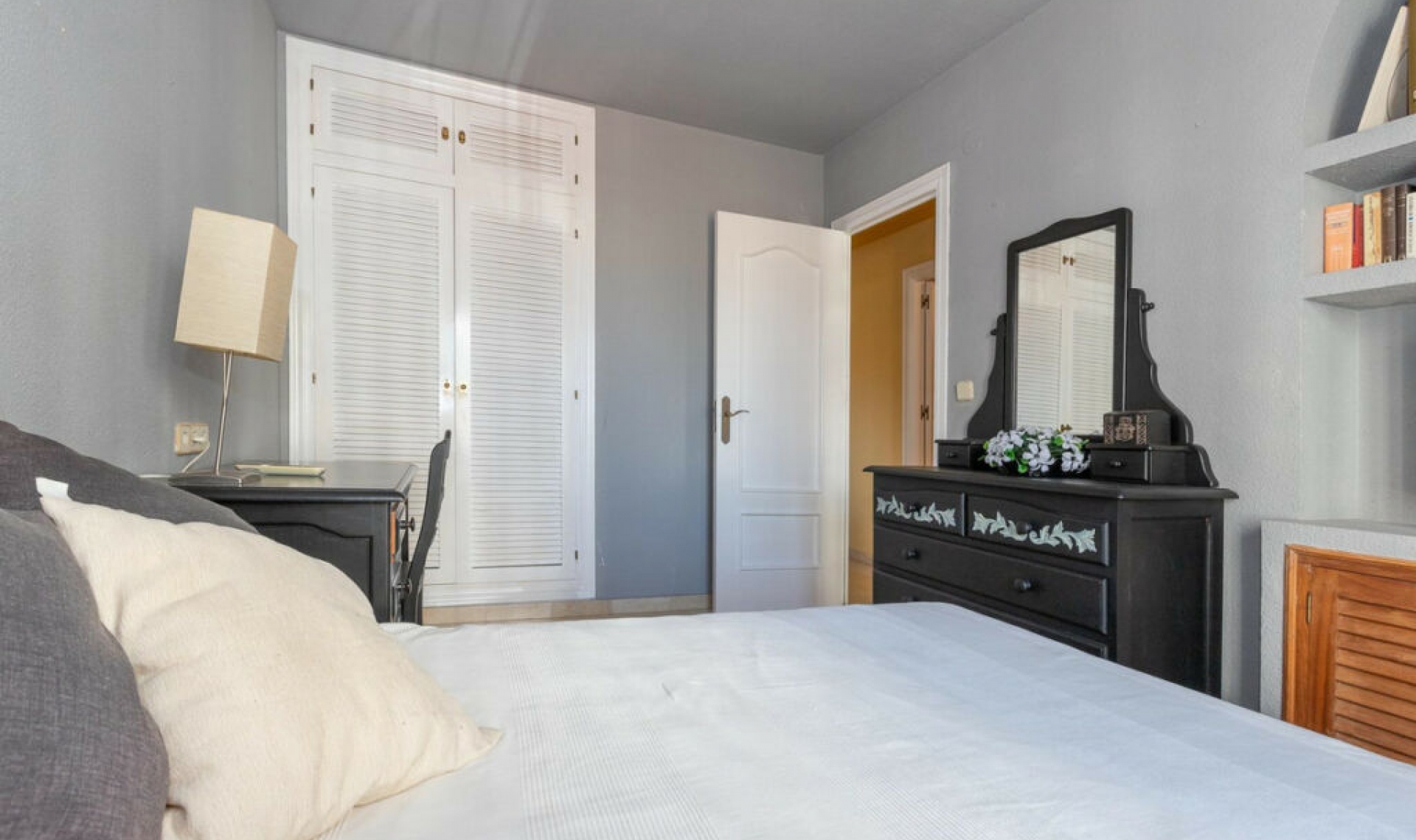 Resale - House -
Estepona