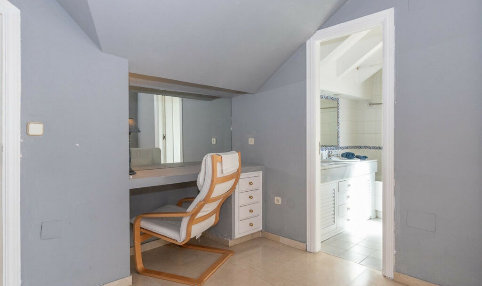 Resale - House -
Estepona