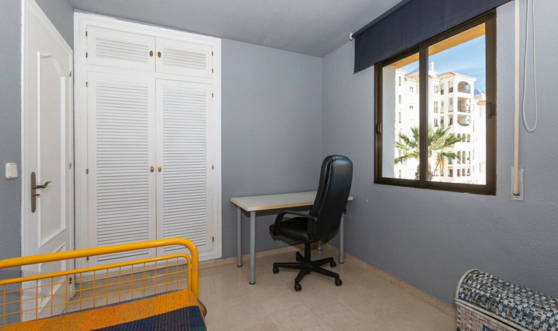 Resale - House -
Estepona