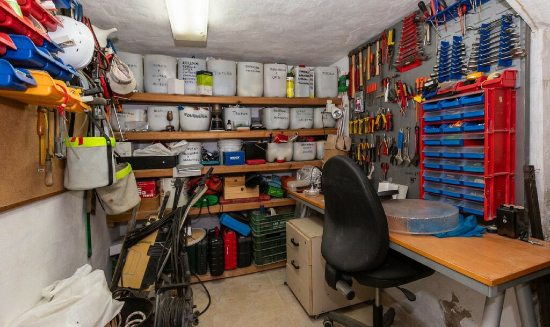 Resale - House -
Estepona