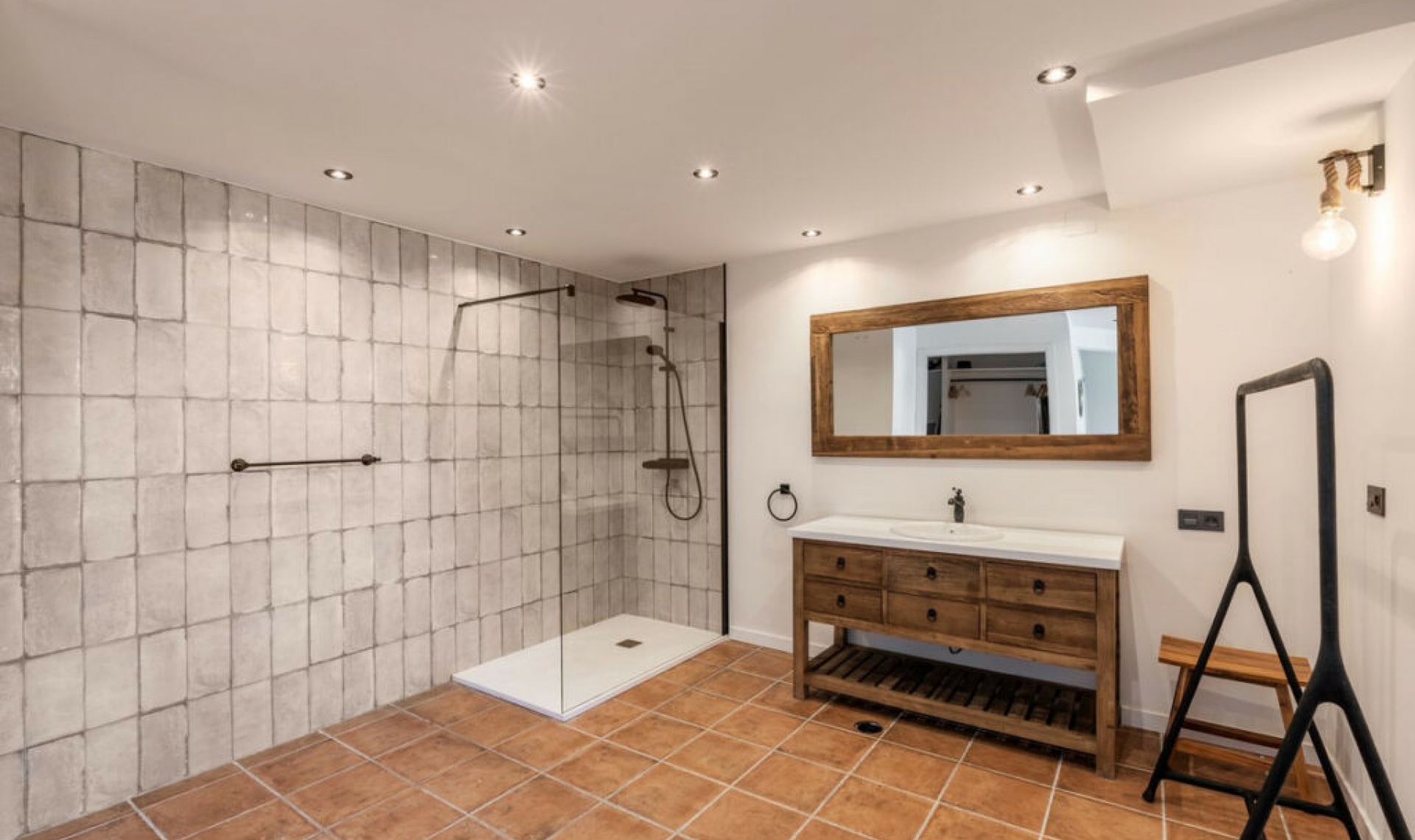Resale - House -
Estepona