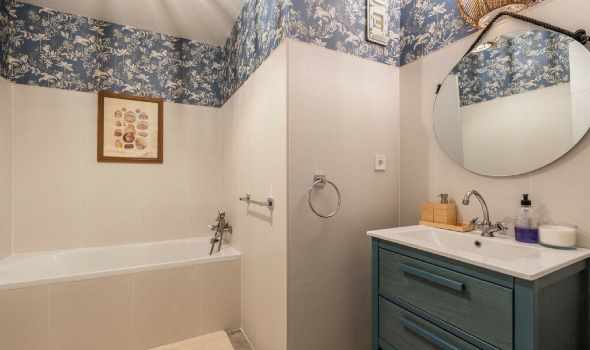 Resale - House -
Estepona