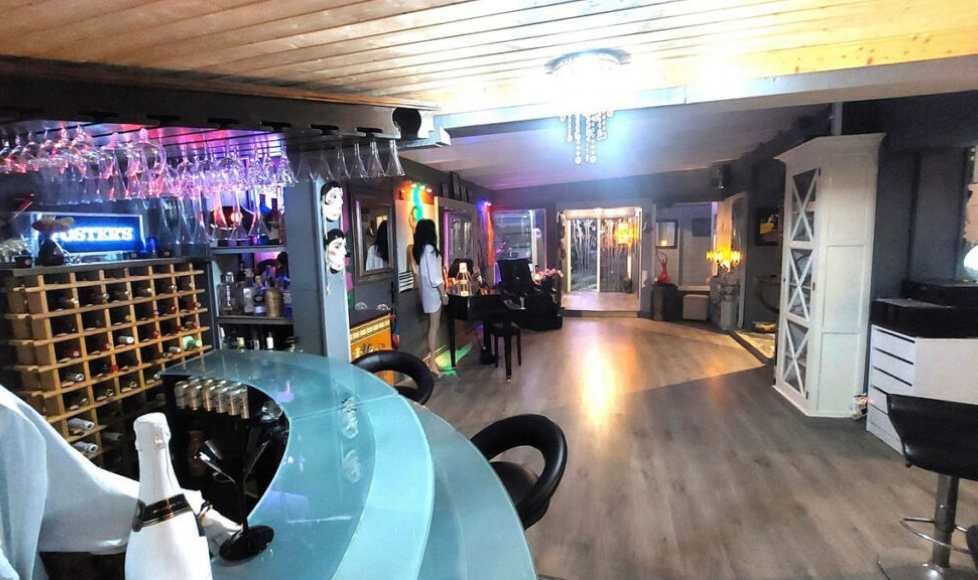 Resale - House -
Estepona