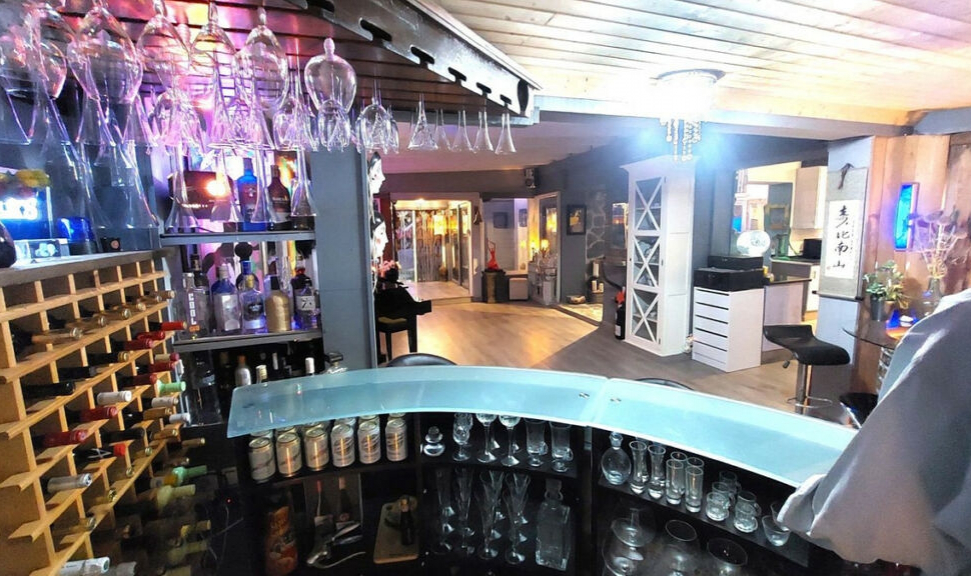 Resale - House -
Estepona