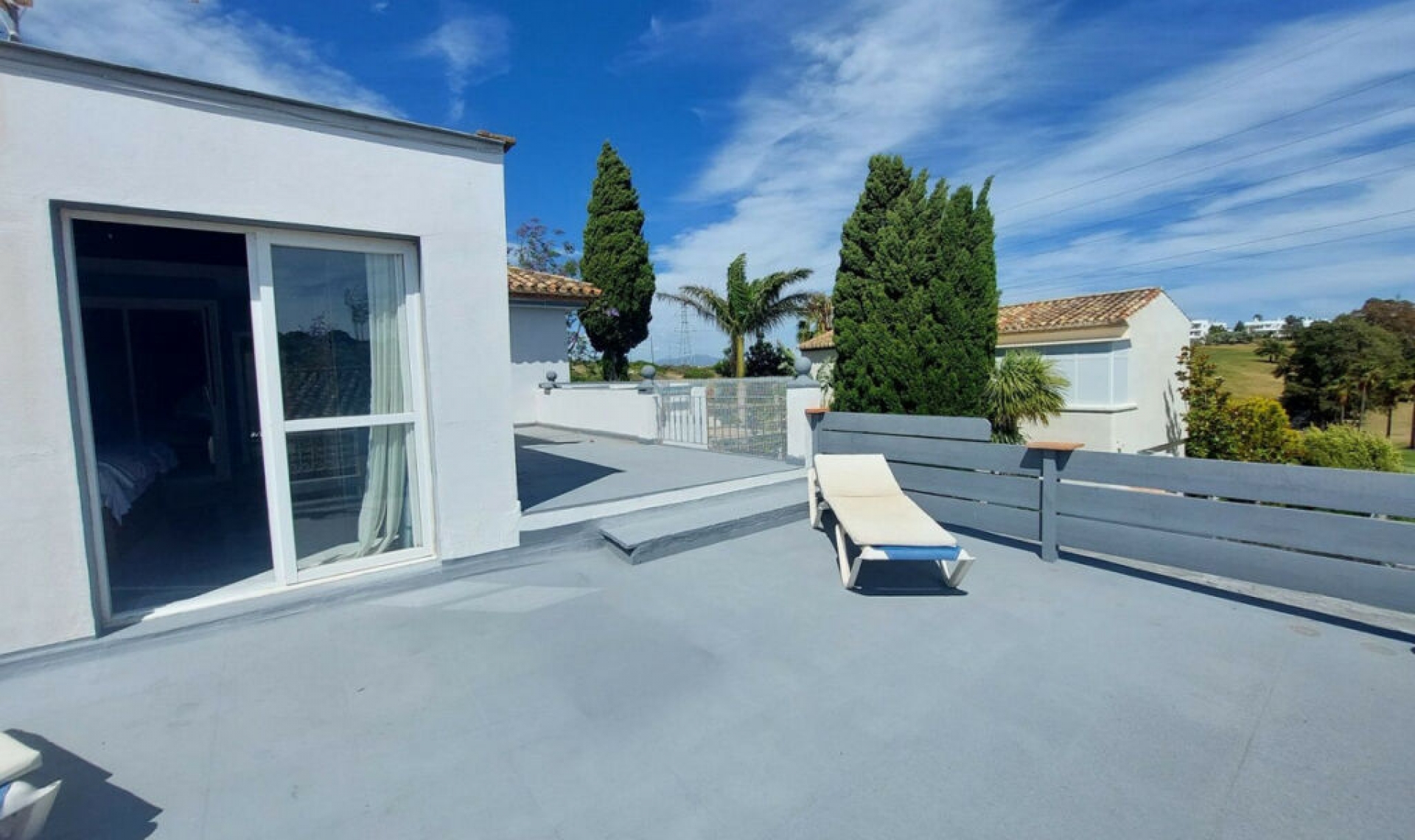 Resale - House -
Estepona