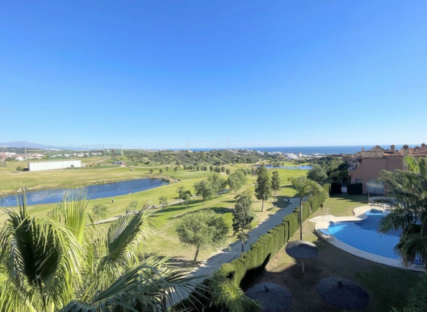 Resale - House -
Estepona
