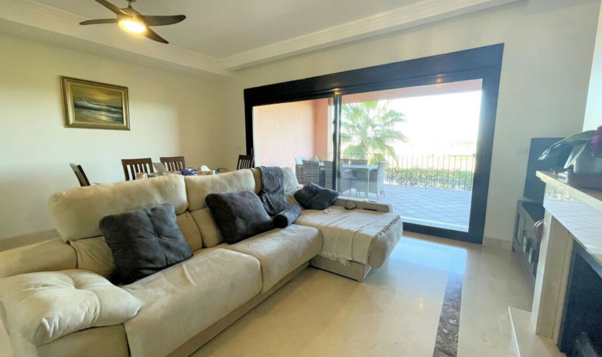 Resale - House -
Estepona