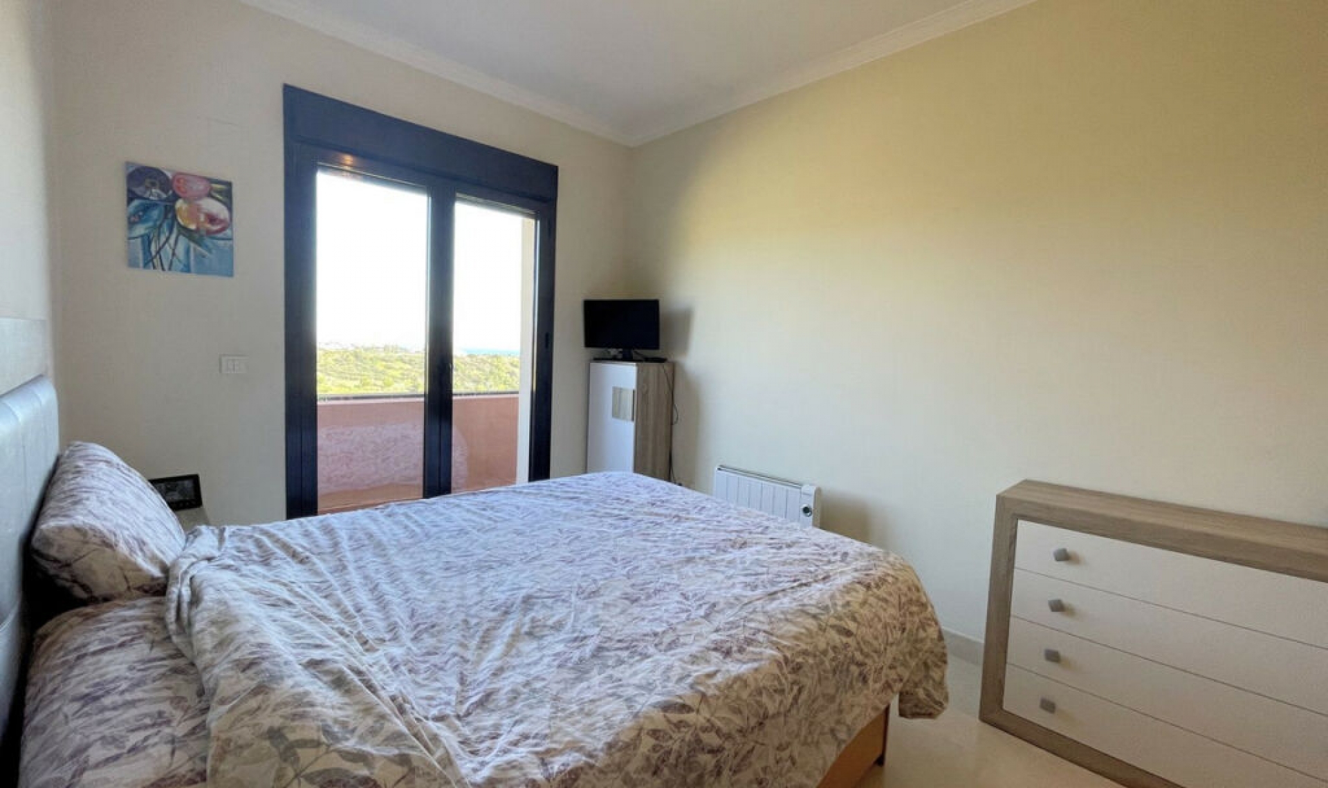 Resale - House -
Estepona