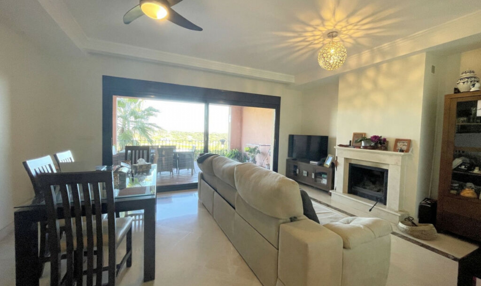 Resale - House -
Estepona