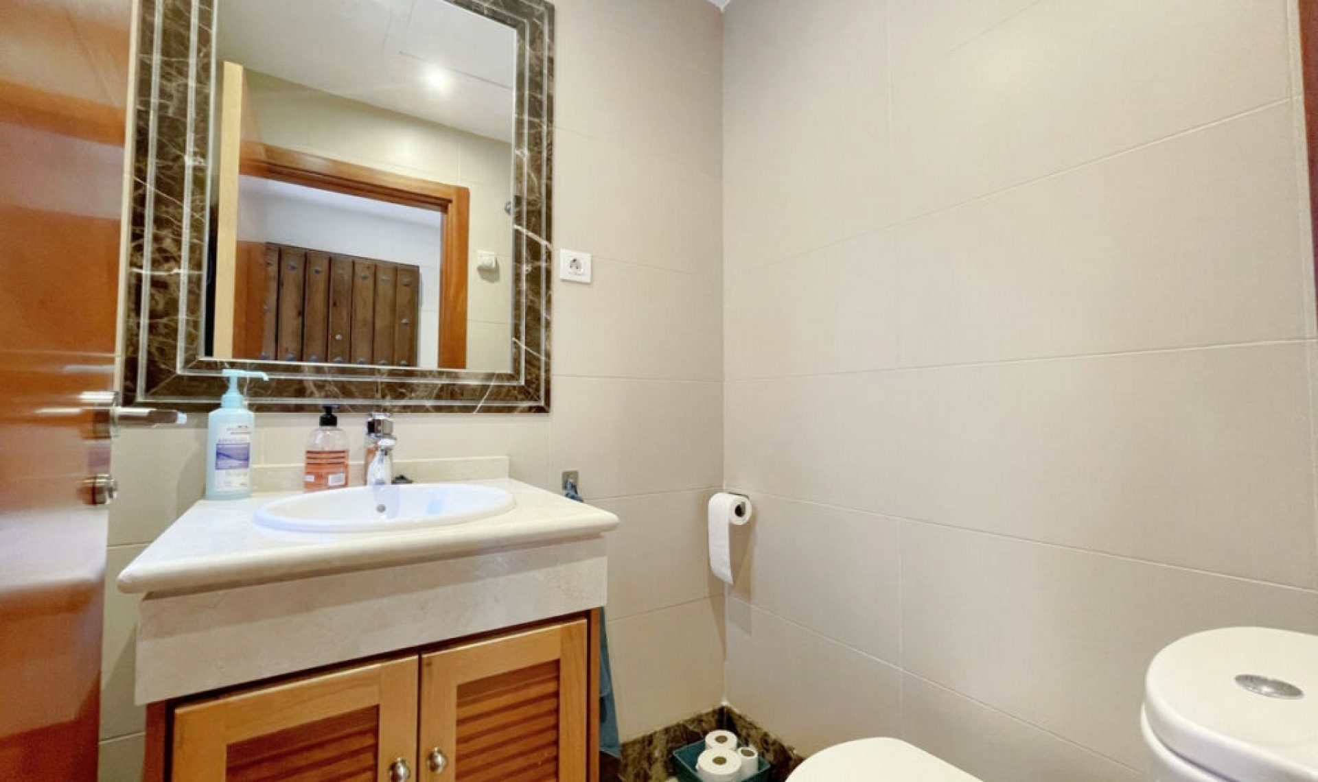 Resale - House -
Estepona