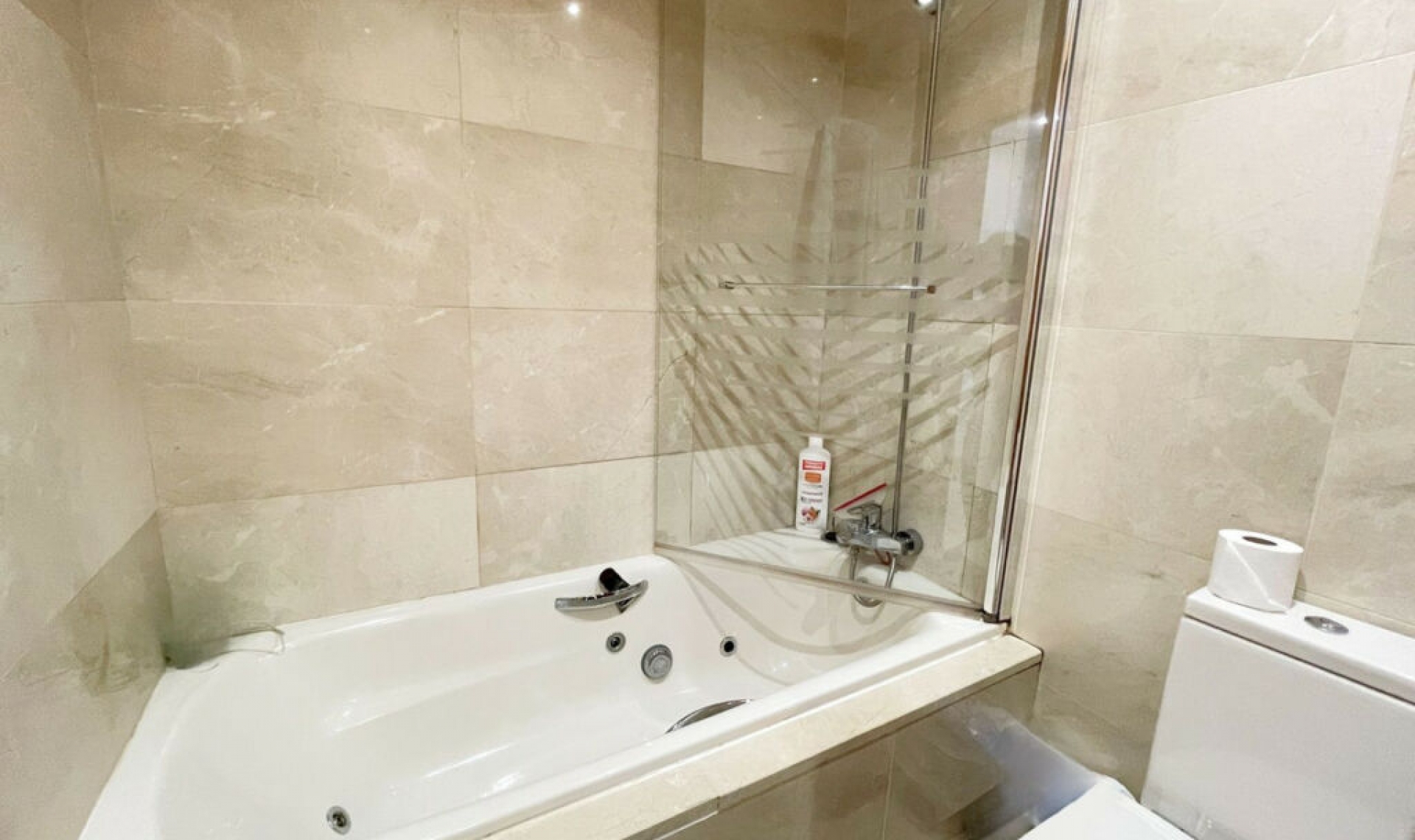 Resale - House -
Estepona
