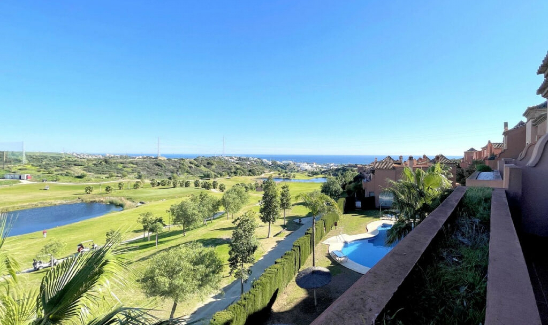 Resale - House -
Estepona