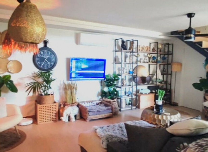 Resale - House -
Estepona