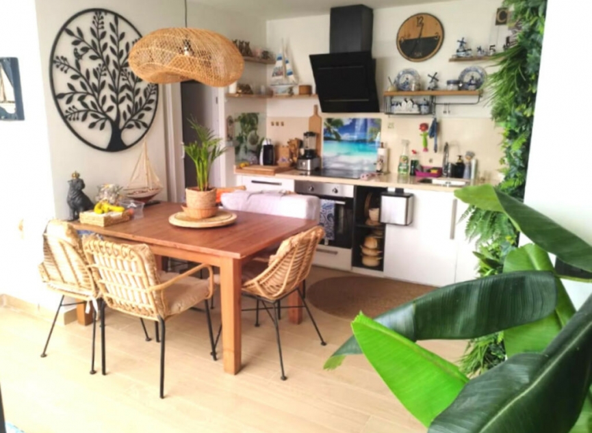 Resale - House -
Estepona