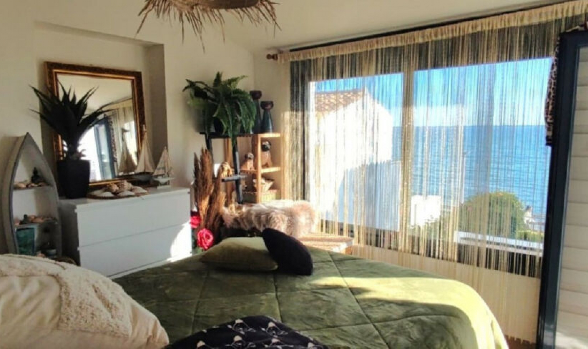 Resale - House -
Estepona