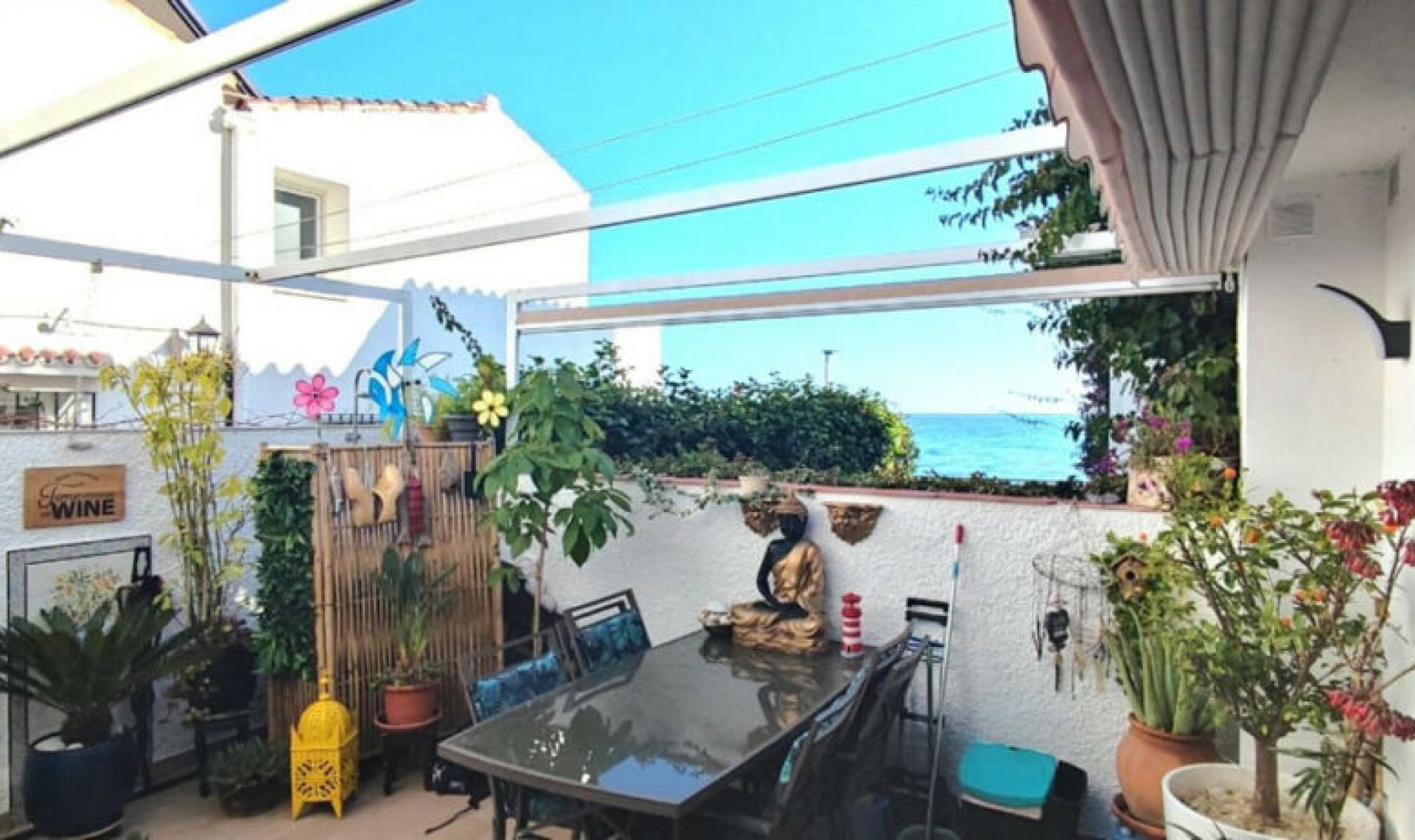 Resale - House -
Estepona