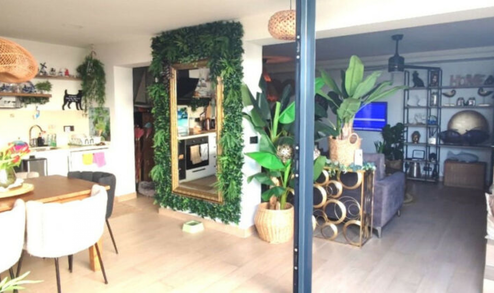 Resale - House -
Estepona