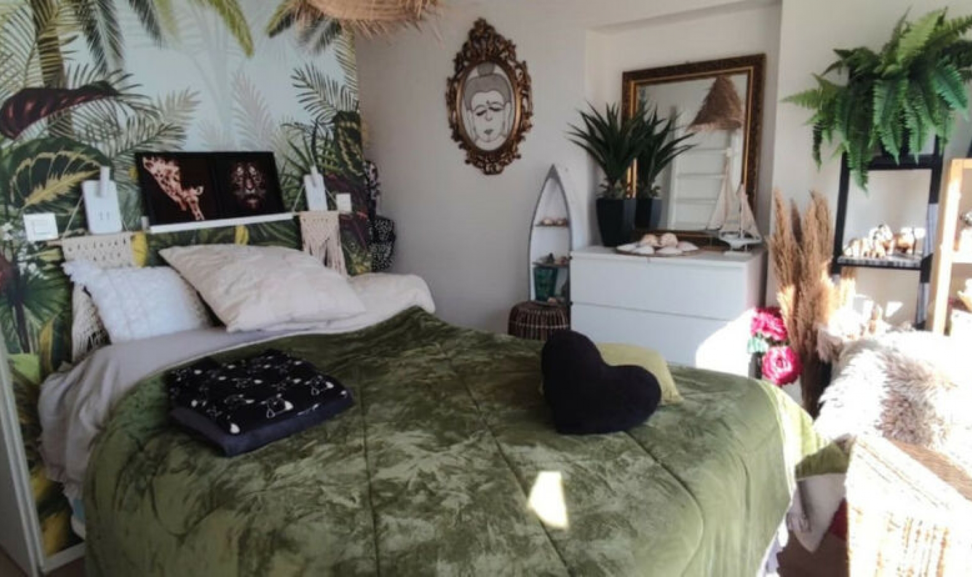 Resale - House -
Estepona