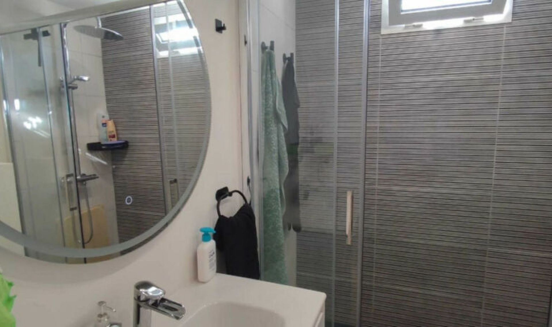 Resale - House -
Estepona