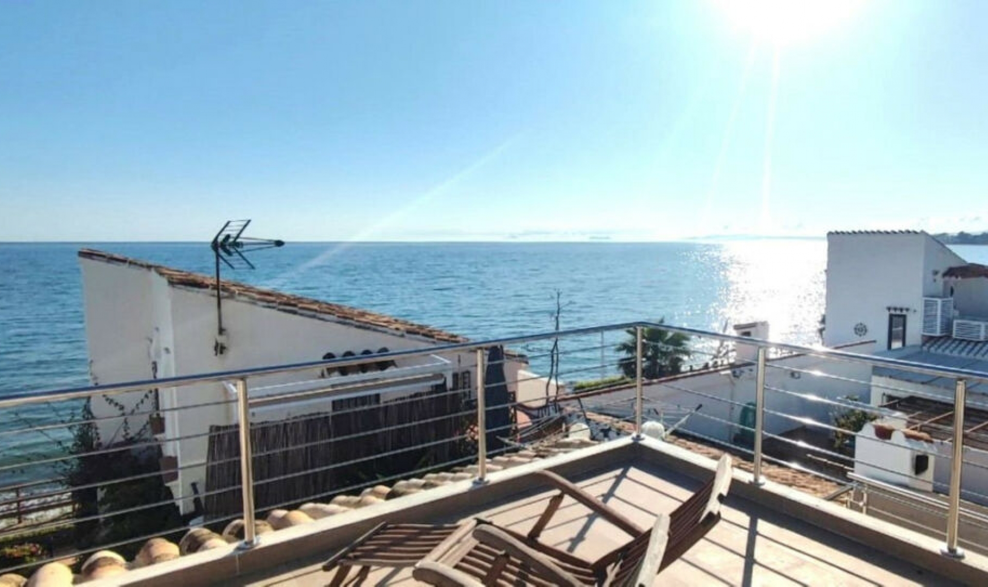 Resale - House -
Estepona