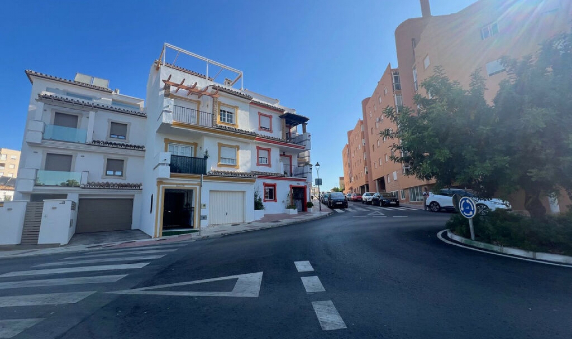 Resale - House -
Estepona