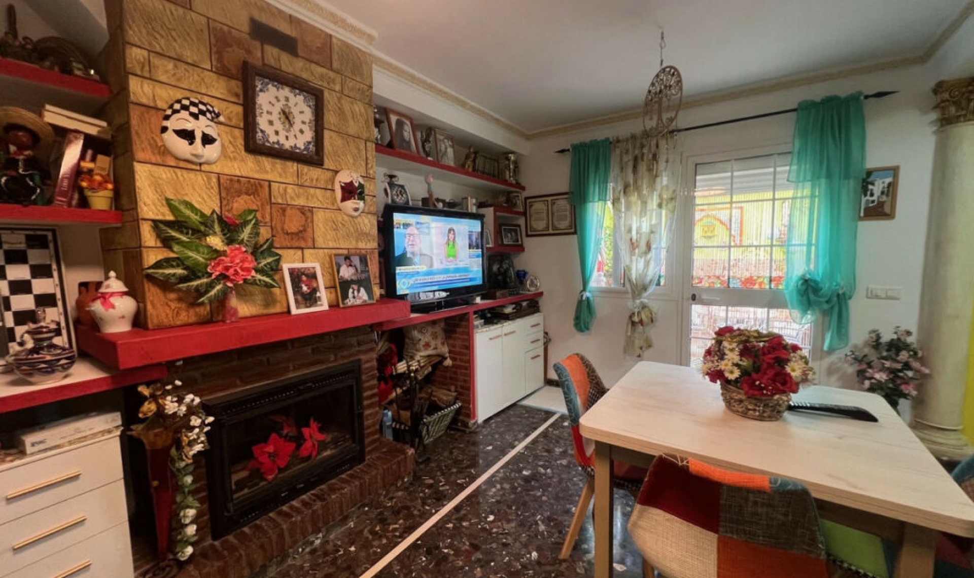 Resale - House -
Estepona