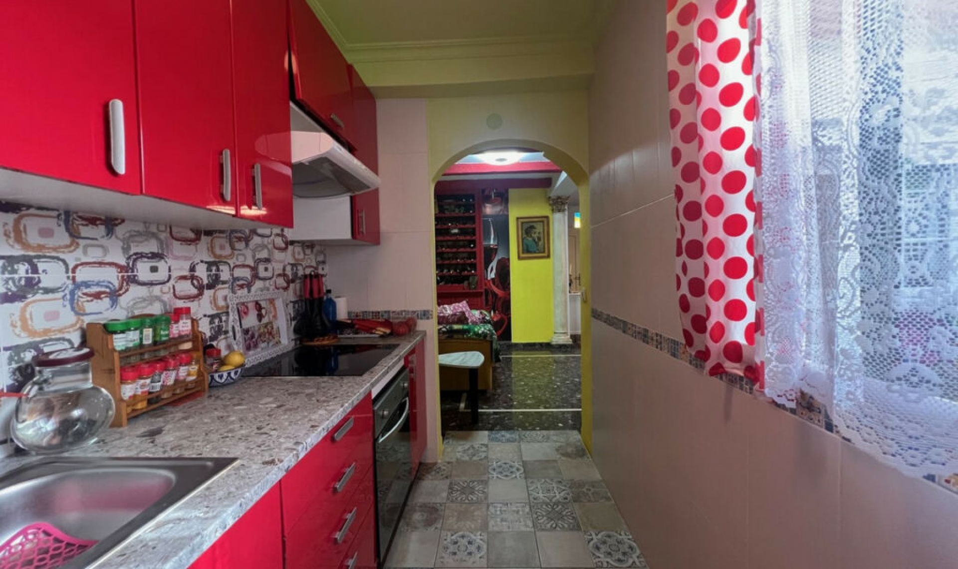 Resale - House -
Estepona