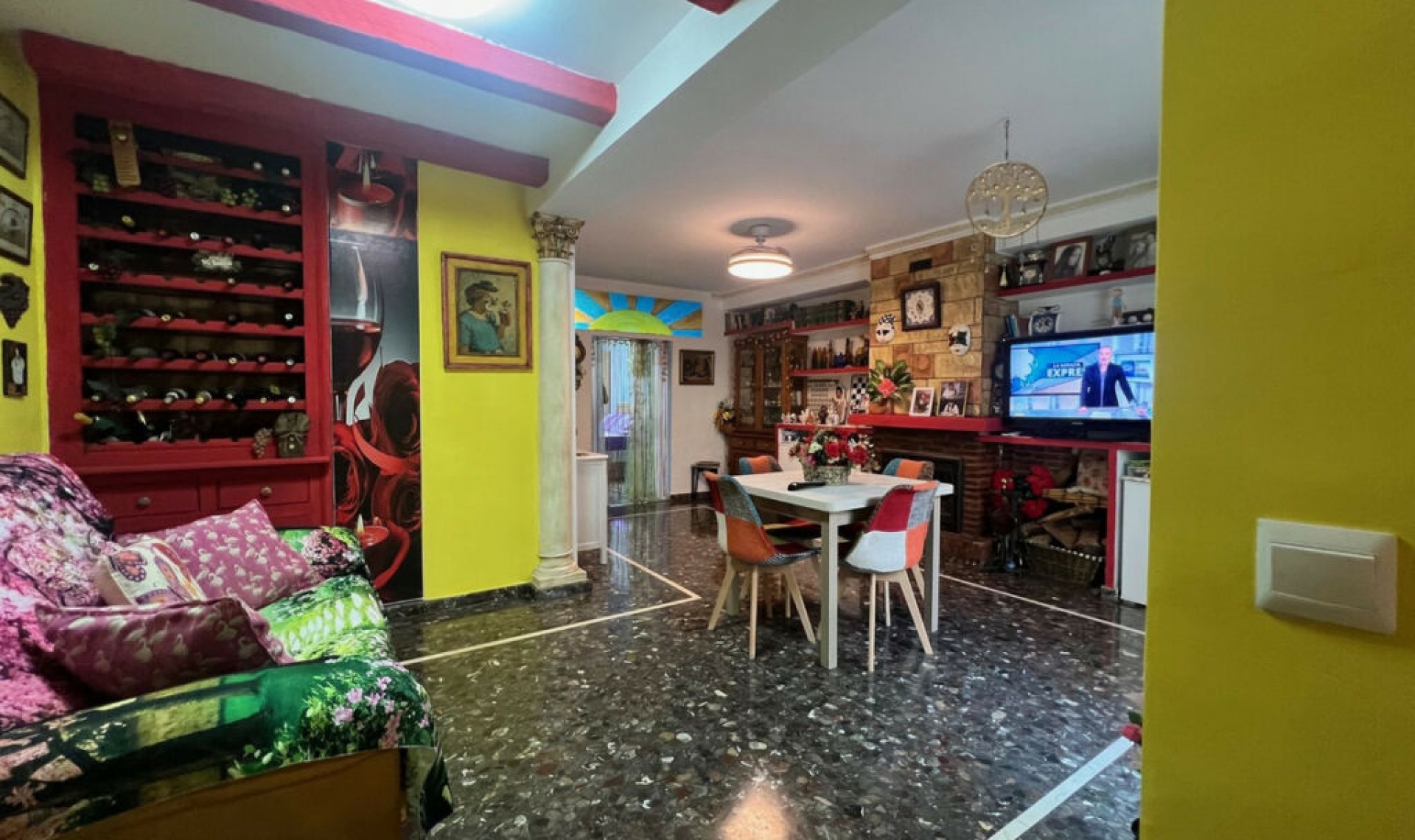 Resale - House -
Estepona