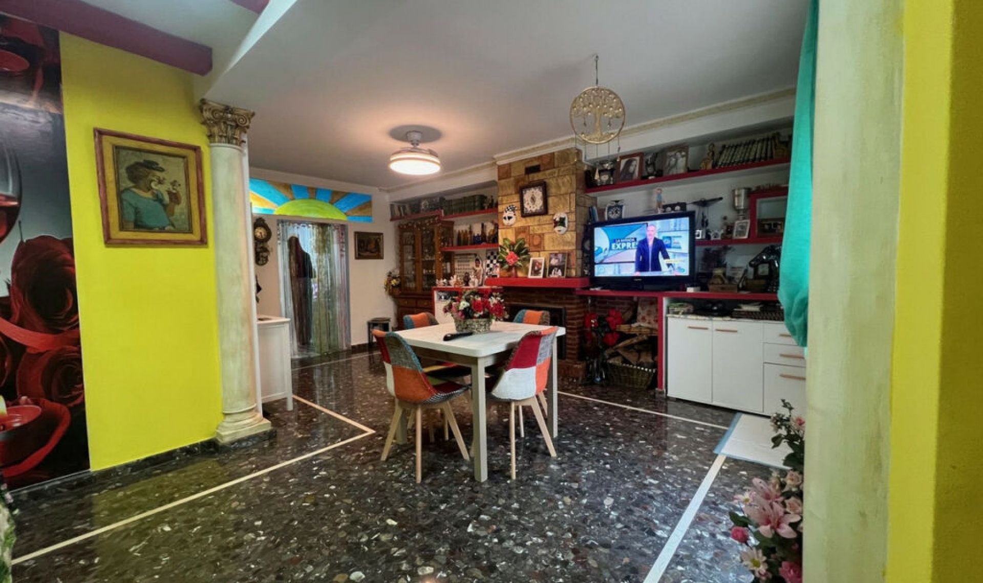 Resale - House -
Estepona